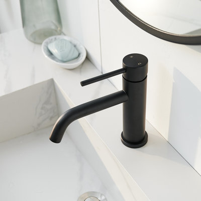 Single Hole Single-Handle Bathroom Faucet