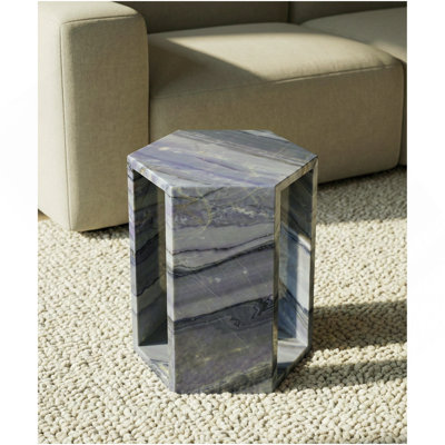 Table de bout luxueuse en marbre naturel de luxe Aurora, table de bout hexagonale de 16 cm de long avec finition polie - bleu, mauve, doré, socle en pierre multi veine pour le salon (40 cm x 32 cm)