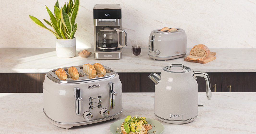 haden toaster and tea kettle 