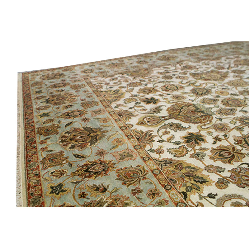 Oriental Area Rug in Cream/Light Blue