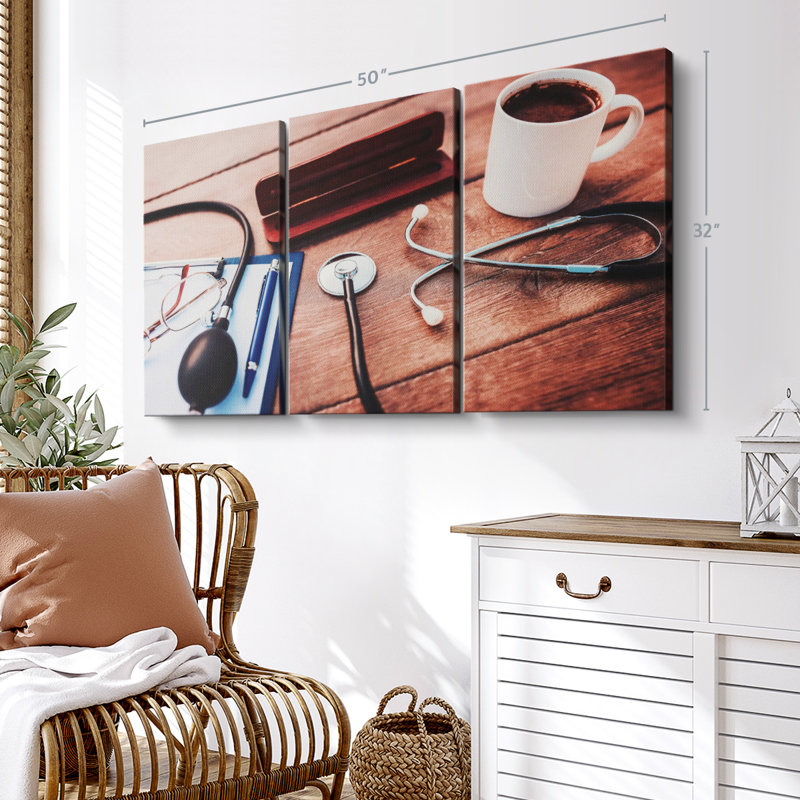 «Holiday», impression sur toile «Holiday Doctor», H 32 po x l 50 po x P 1,25 po