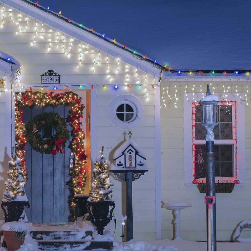 LED Twinkle Indoor / Outdoor Icicle Lights, White