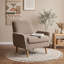 Chaise d'appoint rembourrée avec accoudoirs roulés-1060416598