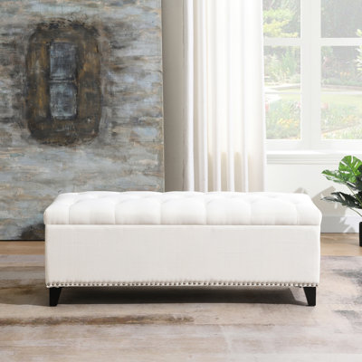 Rangement de 47,5 po, bouton, beige, spacieux pour les vêtements, couvertures, chambre à coucher, repose-pieds, banc en mousse haute densité beige avec charnière fermée, tissu doux, clous argentés, entrée, commode