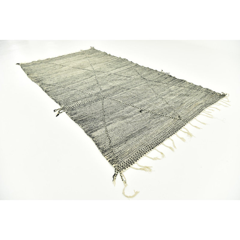 Iraheta Black Rug