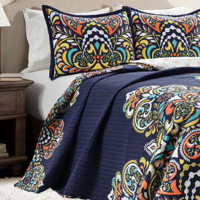 Clara Reversible Traditional 3 Piece Quilt Set