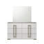 Miroir de style contemporain Olivia en bois blanc. (INCLUT LE MIROIR SEULEMENT)