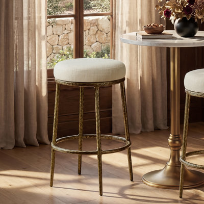Tabouret de bar 26,5 po Modern Glam avec pieds en métal martelés à la main