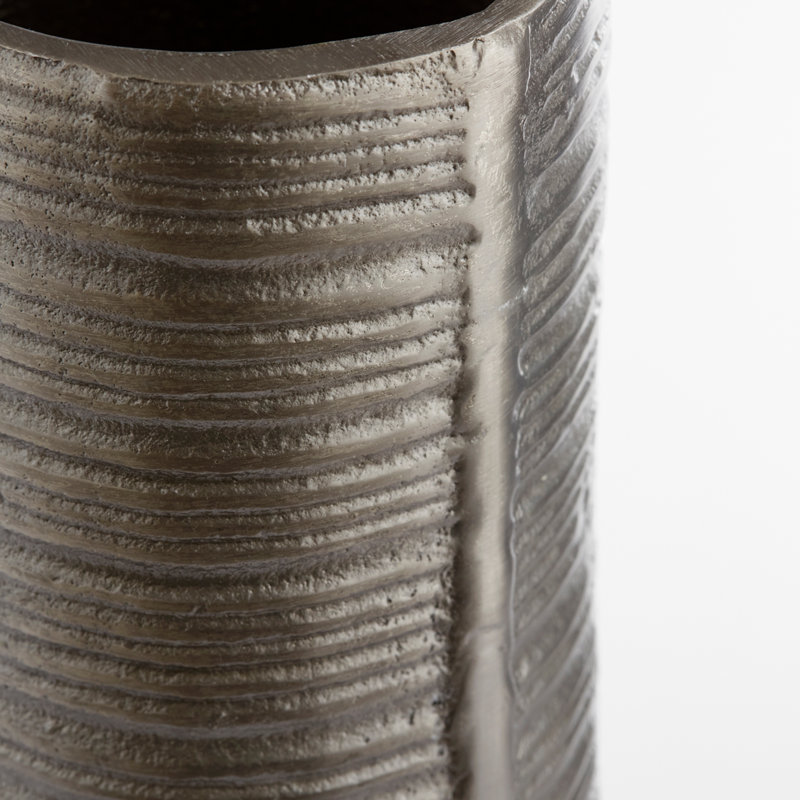 Vase de table en aluminium fait à la main Jasper