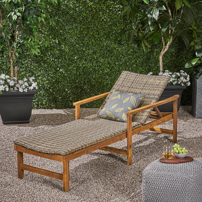 Chaise Lounge With Adjustable Backrest