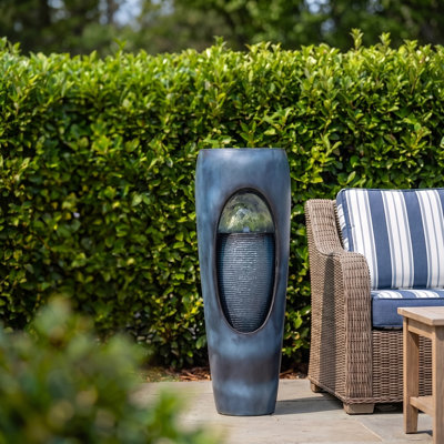 Fontaine de sol moderne 31,9 po avec pot de fleurs, résine bleue avec lumière DEL pour les espaces de vie extérieurs