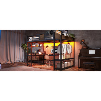 Lit mezzanine double avec bureau en L, bande lumineuse à DEL et tablettes de rangement, lit mezzanine en métal avec tringle à vêtements, tablettes de rangement et filets en fer, lit mezzanine avec lumières et ports USB, noir et brun