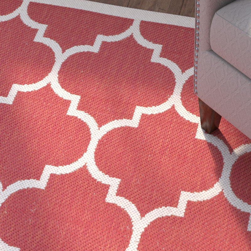 Arneshia Geometric Red/Beige Indoor/Outdoor Area Rug, Round 7'1"