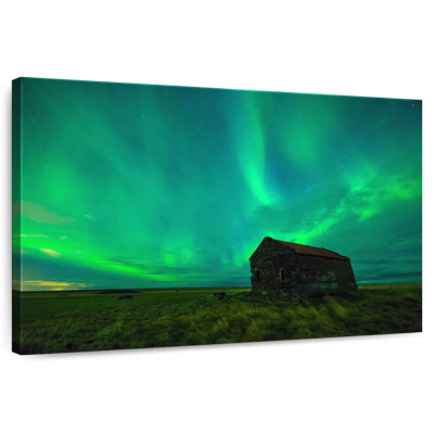 Alvord Reykjavik Barn Northern Lights