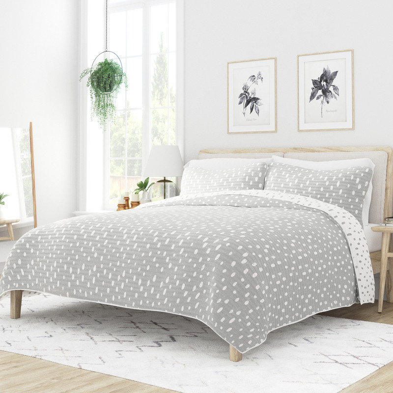 Light Gray Twin Reversible Microfiber Quilt Set with Painted Dots