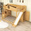 Lit superposé simple au-dessus d'un lit double en bois avec glissade, escalier de rangement et garde-robe-722216765