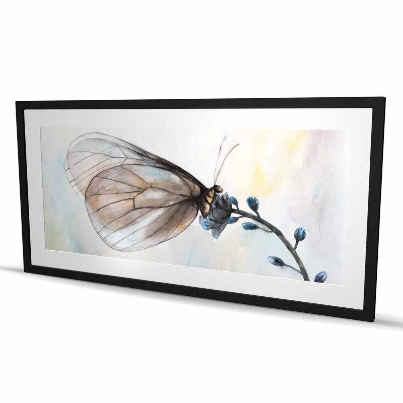 «Butterfly on Blue Flowers - Floral Romantic», reproduction encadrée, H 24 po x l 48 po