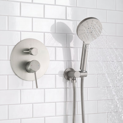 Robinet de douche circulaire avec valve brute