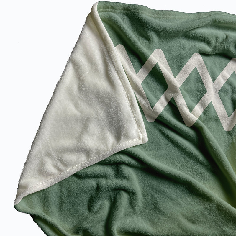 Couverture polaire à fermeture à glissière, L 60 po x L 80 po, Sauge