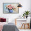 Fleurs d'hibiscus dans un cadre flottant dans un vase bleu, design par Gina Kelly-1509294899-1509294911
