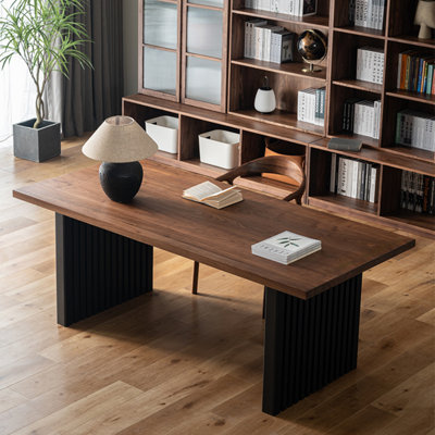 Home minimalist style desk