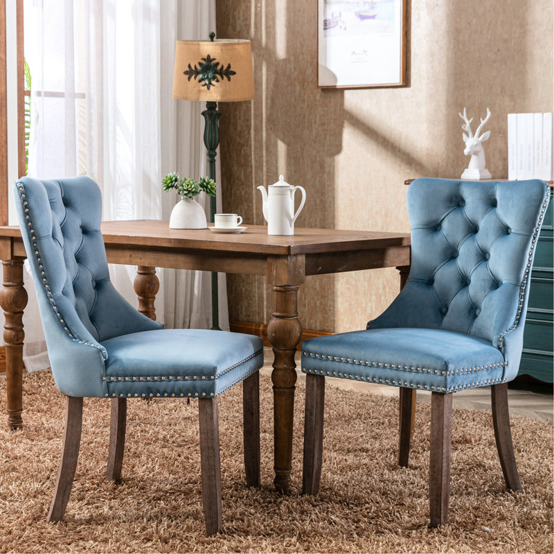 Chaise haute en velours bleu Sw2001lb avec rivets décoratifs et pieds en bois, Light Blue