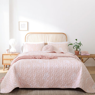 Floral Quilt Set 3 Pieces - Lightweight Botanical Pattern Quilt With Two Pillowcases