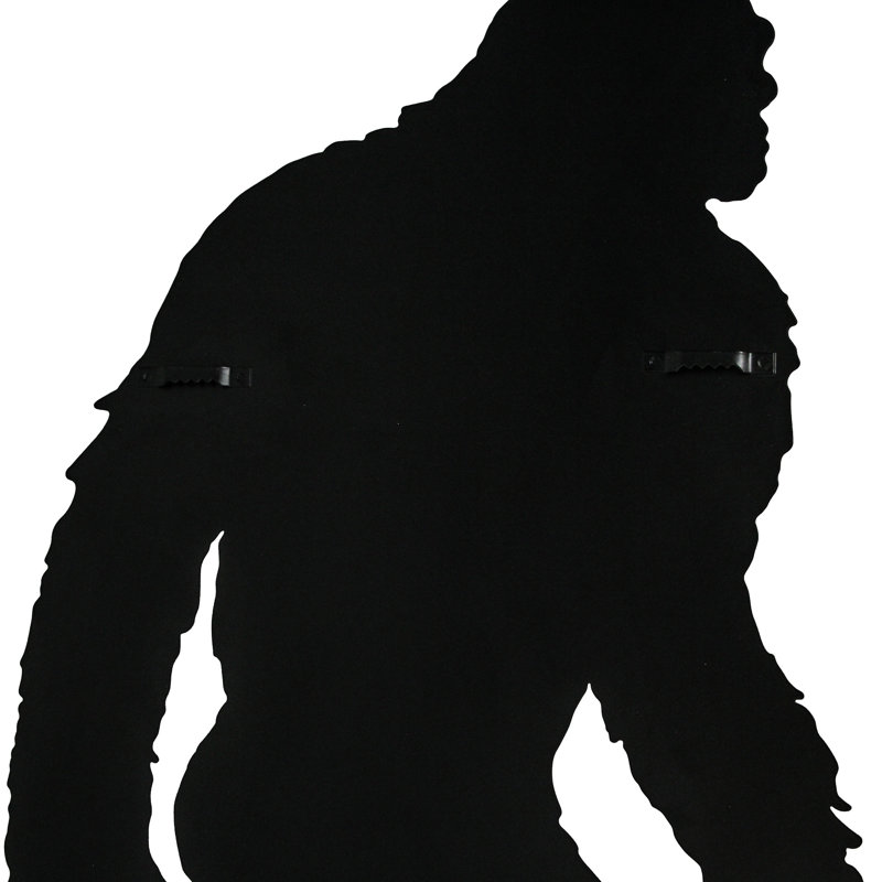 Sculpture murale en métal noir découpée au laser Bigfoot
