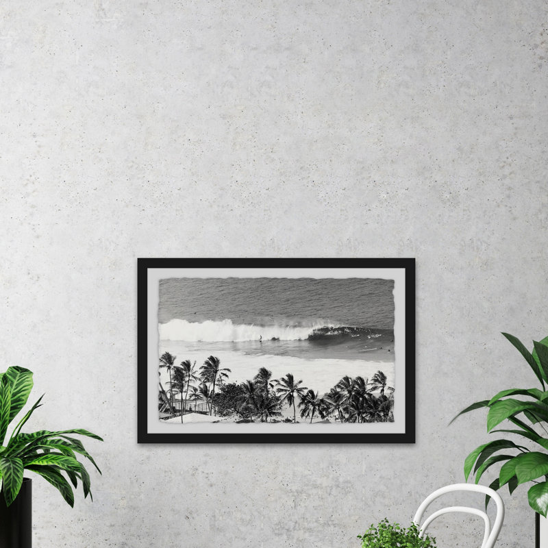 « surfing safari », reproduction de photo, H 12 po x l 18 po x P 1,5 po, Cadre noir à bords frangés
