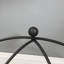 Table basse à surface en verre trempé avec construction robuste pour le salon (noir rustique), table