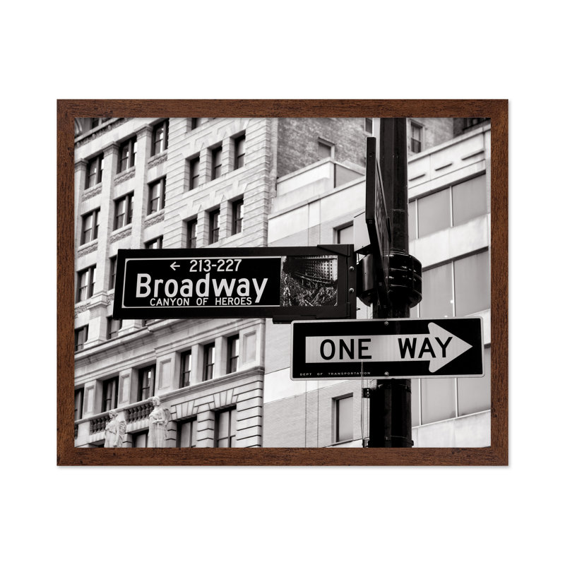 Plaque de rue Broadway, Poster, 24"H x 32"W, Brown Framed