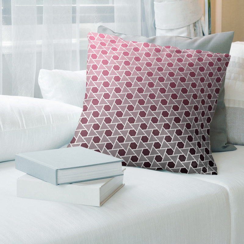 Housse de coussin Rainbow Hexagons and Triangles, 20 po x 20 po, Bourre en polyester, Noir / Rose