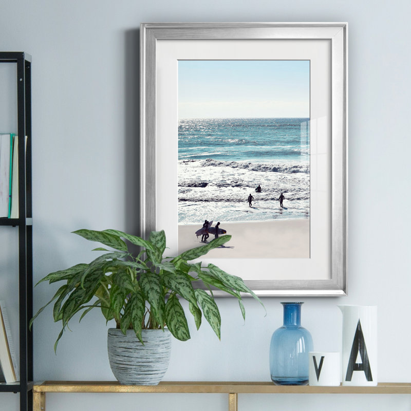 Surfers Paradise par Natalie Carpentieri - reproduction de cadre photo, H 18,5 po x l 24,5 po x P 1,5 po, Encadrement argenté