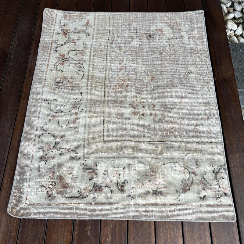Small Turkish Rug in Antique Oushak Design for Entryway Featuring Geometric Patterns in Earthy Brown Tones – Exquisite Addition to Any Home Décor