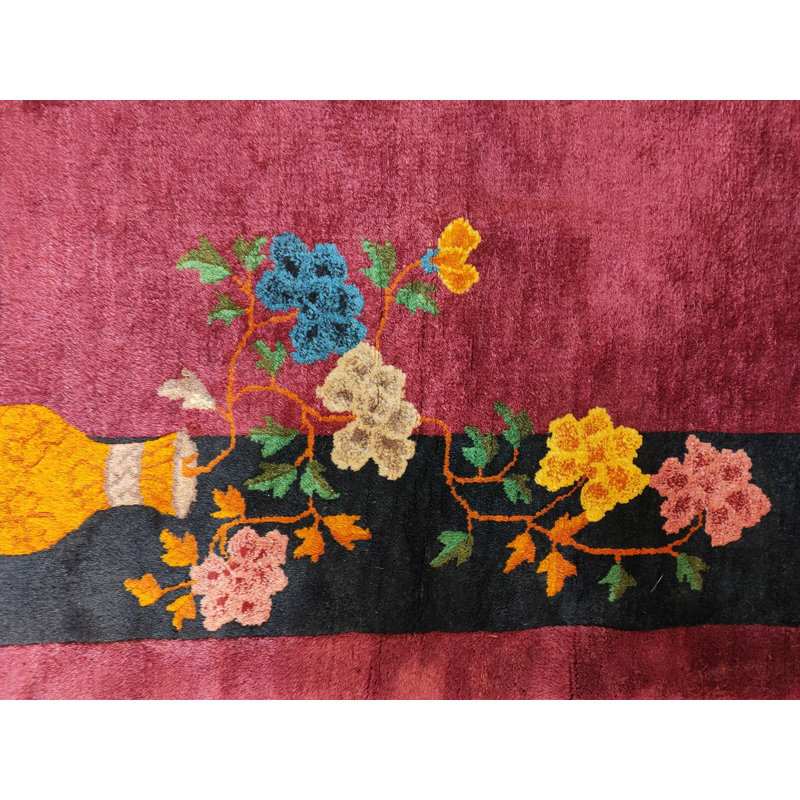 Tapis décoratif antique à motif floral de couleur mauve antique