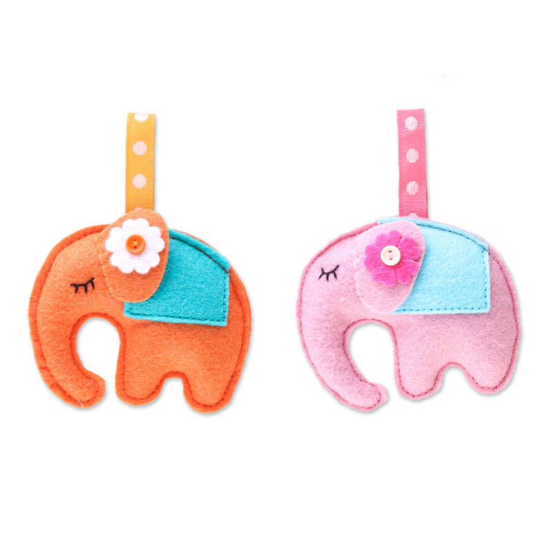 Figurine suspendue feutre sieste éléphants