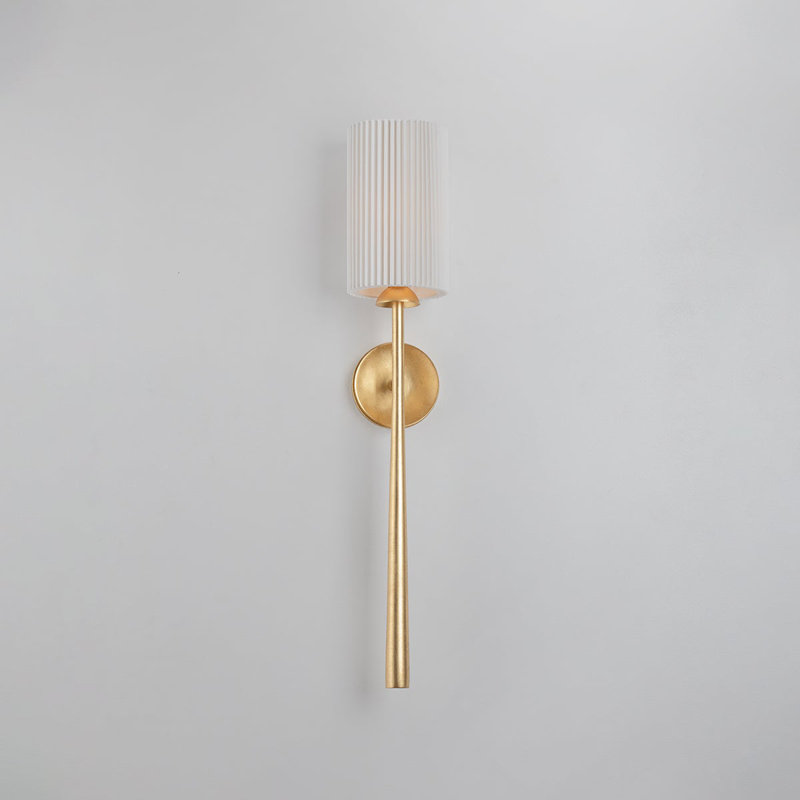 Sterling 1 - Light Wallchiere