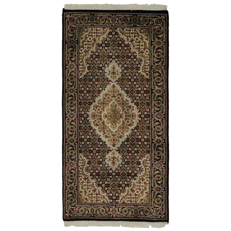Pilade Oriental Area Rug in Black