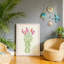 Tulipes dans un vase ondulé, art mural encadré en bois à l'arrière, 30 x 20