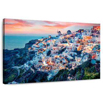 Hannes, célèbre village d'Oia