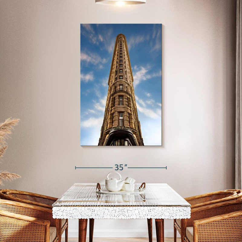 Manhattan's Flatiron Building, H 48 po x l 32 po