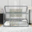 Lit simple en bois avec clôture-505989332