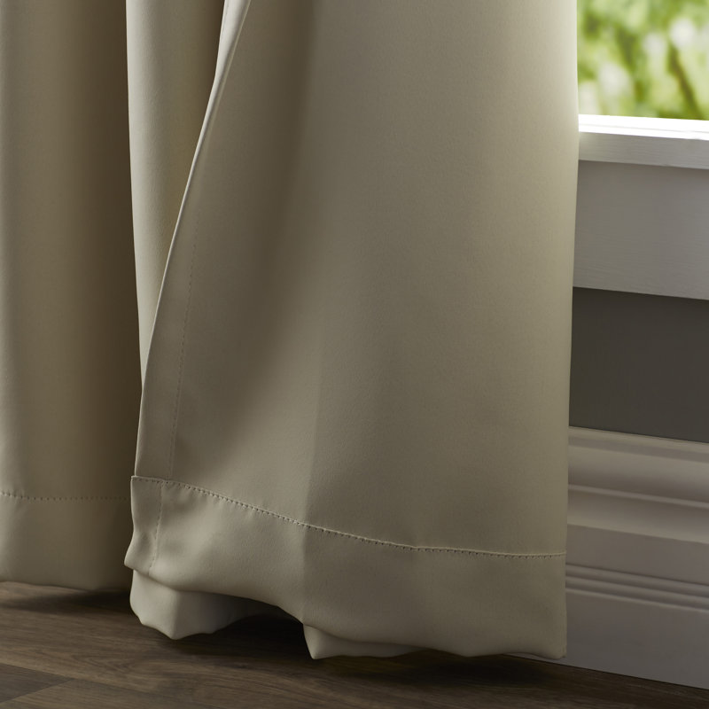 Paire de rideaux obscurcissant et isolant avec œillets Mcmanus, l 52" x L 84", Lin