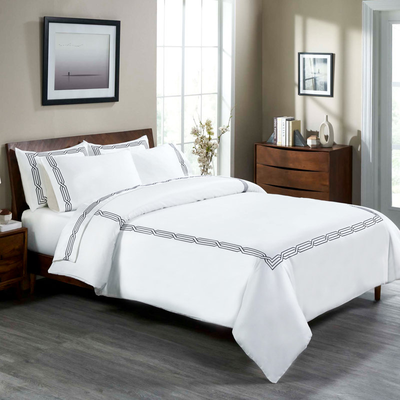 Embroidered Geometric Scroll 1200 Thread Count Certified Egyptian Cotton Duvet Cover Set, White/Navy Blue