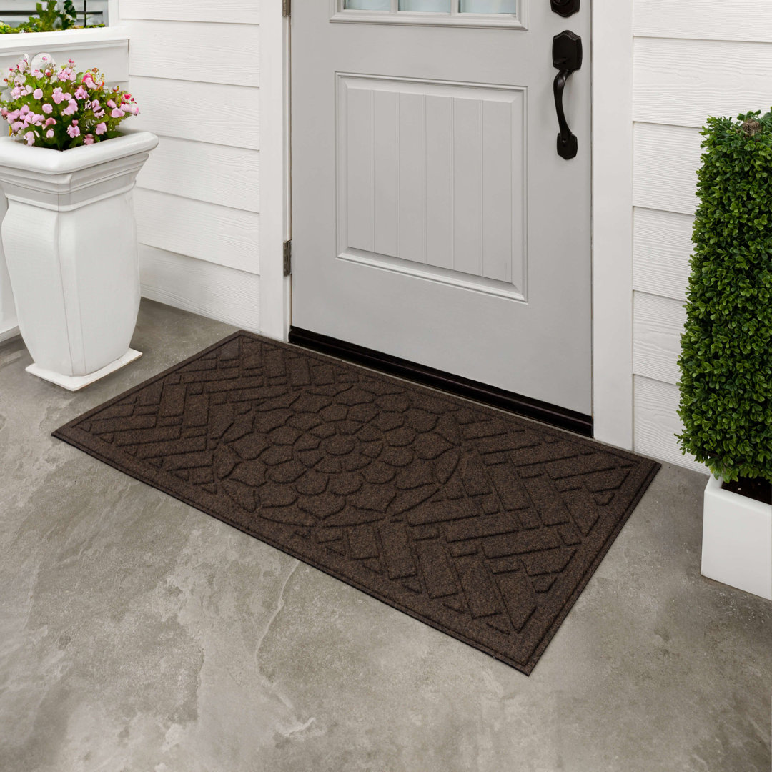 Kesha Ornamental Tiled Medallion Recycled Rubber All Weather Indoor Outdoor Non-Slip Door Mat Fleur De Lis Living 