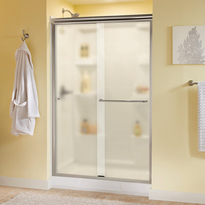 Douche coulissante traditionnelle demi-cadre 48 "x 70" avec verre épais Niebla Delta Delta