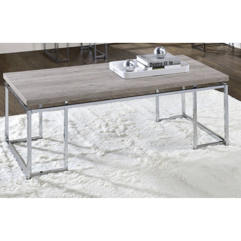 Table basse moderne en chêne naturel avec base - choix fonctionnel et élégant avec détails décoratifs