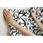 Rouleau de papier peint adhésif L 18,9 pi x l 18 po Enigmatic