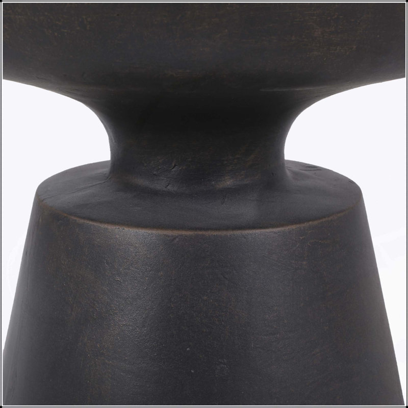 Table d'appoint d'extérieur en béton léger au design moderne et polyvalente pour la décoration intérieure et extérieure