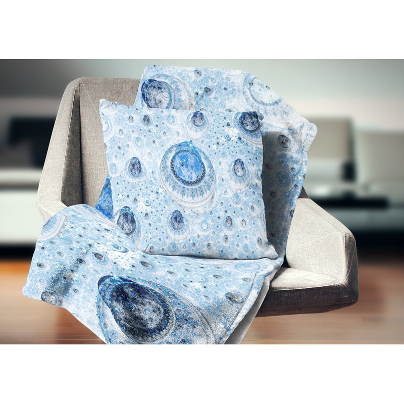 Planète exotique Fractal - coussin imprimé abstrait, 18 po x 18 po, Bleu pâle, Coussin décoratif